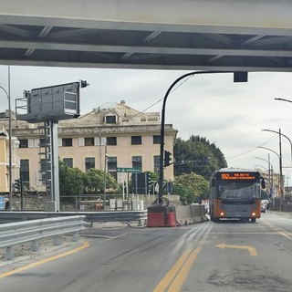 La strada Aurelia nei pressi del casello autostradale di Genova Pra'