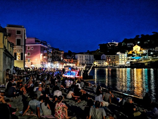 Andersen Festival, Lella Costa, Mario Perrotta e Arianna Porcelli Safonov i nuovi appuntamenti annunciati Andersen Festival, Lella Costa, Mario Perrotta e Arianna Porcelli Safonov i nuovi appuntamenti annunciati