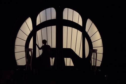 Lirica e cinema: divismo e passioni drammatiche al Carlo Felice in 'Adriana Lecouvreur'