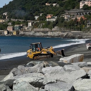 Difesa della costa e ripascimenti: dalla Giunta 300mila euro per le spiagge da Voltri a Nervi