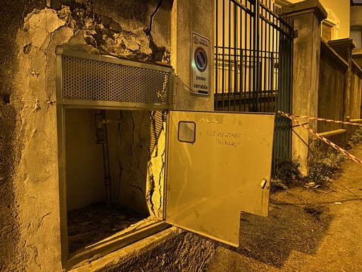 Multedo, la scuola Alfieri (per ora) senza gas, con un’aula e un muretto inagibili Multedo, la scuola Alfieri (per ora) senza gas, con un’aula e un muretto inagibili