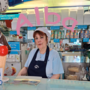 La Gelateria Alba di Pegli festeggia oggi trent'anni. Nella foto la fondatrice, per tutti Alba La Gelateria Alba di Pegli festeggia oggi trent'anni. Nella foto la fondatrice, per tutti Alba