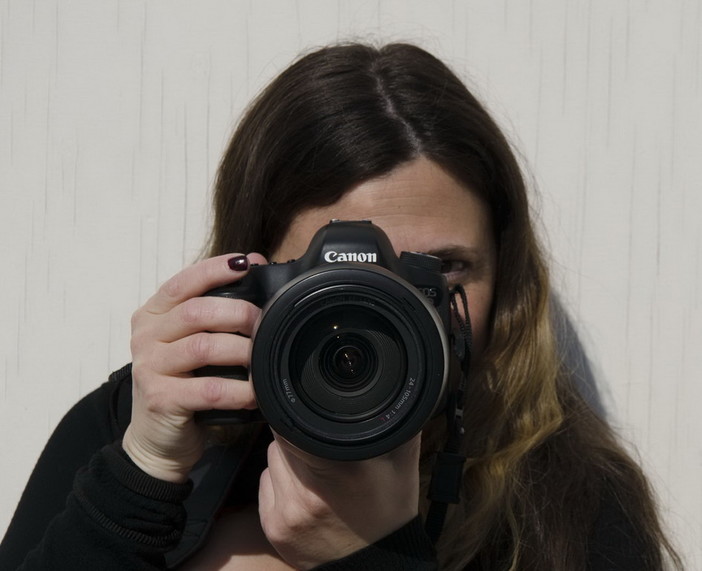 Angela Perri, una fotografa che 'gira intorno' alla musica, a settembre l'inaugurazione della sua mostra Angela Perri, una fotografa che 'gira intorno' alla musica, a settembre l'inaugurazione della sua mostra