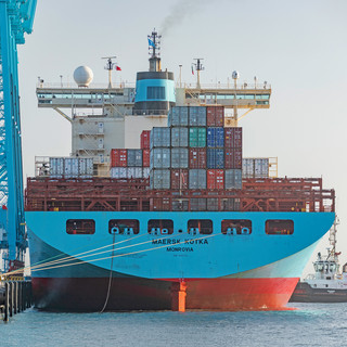 Approdata oggi la Maersk Kotka: al via l’operatività del nuovo terminal container di Vado Ligure [FOTO]