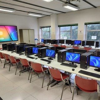 Chiavari, inaugurato il nuovo laboratorio di informatica dell'istituto tecnico professionale