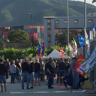 Arcelor Mittal: a Cornigliano la protesta non si ferma