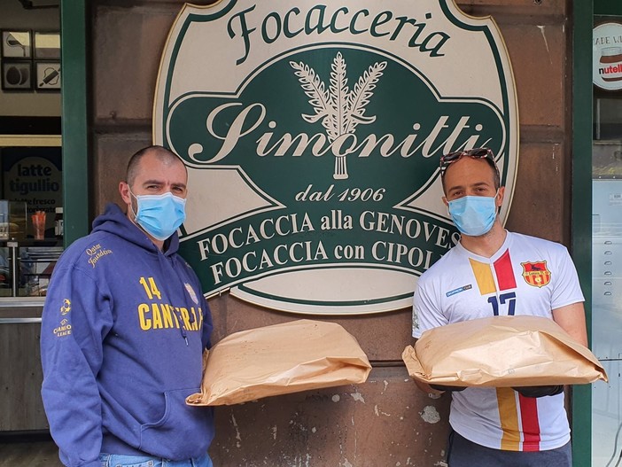 Assist di solidarietà dal calcio amatoriale: una scorta di focaccia per l’ospedale Galliera