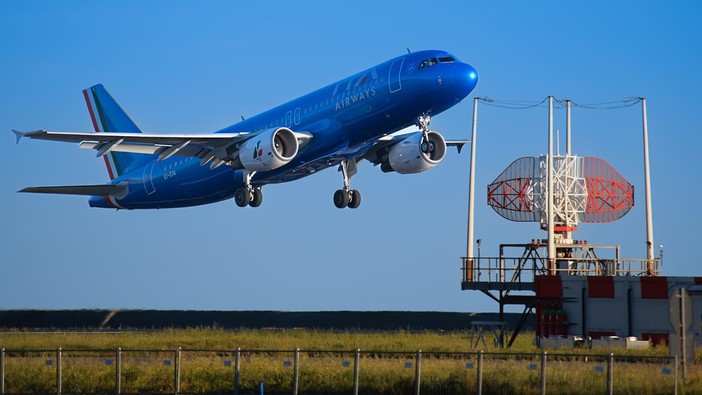 Al via le nuove rotte Ita Airways da Genova per Alghero e Olbia Al via le nuove rotte Ita Airways da Genova per Alghero e Olbia