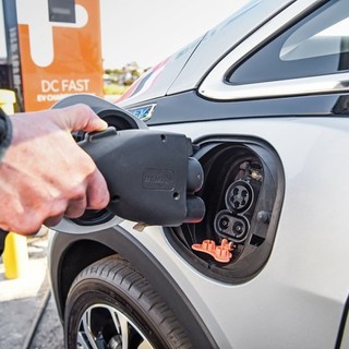 Il Car sharing elettrico arriva in Val Bisagno: approvata la mozione per nuove postazioni