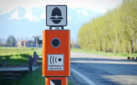 Il Ministero delle Infrastrutture e Trasporti ha introdotto nuove regole per gli autovelox