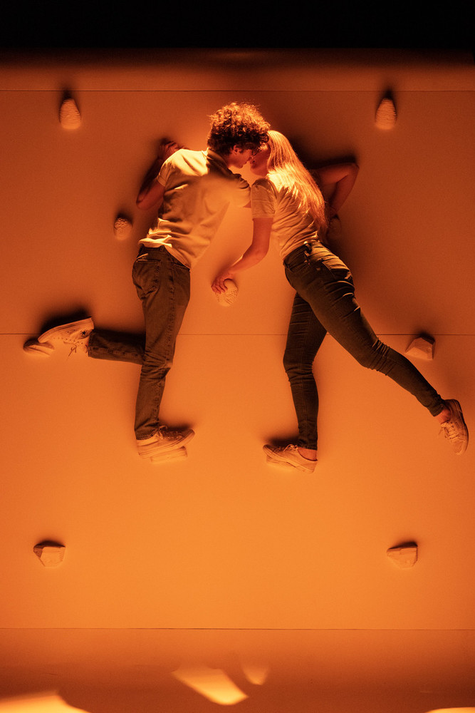 Sabato a teatro: ore 16 "Mai grande, un papà sopra le righe", ore 19.30 "A+A. Storia di una prima volta" Sabato a teatro: ore 16 "Mai grande, un papà sopra le righe", ore 19.30 "A+A. Storia di una prima volta"