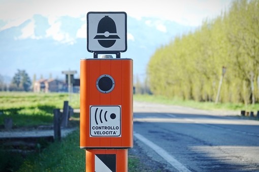 Autovelox, un'associazione denuncia la sindaca Salis e la prefetta di Genova: "Sicuri che i dispositivi siano omologati?"