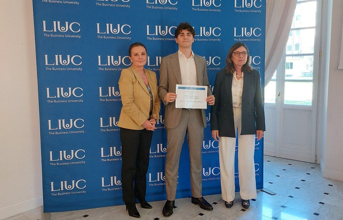 Studente di Recco premiato alla LIUC: riconoscimento ad Antonio Francesco Pellegrini per merito accademico