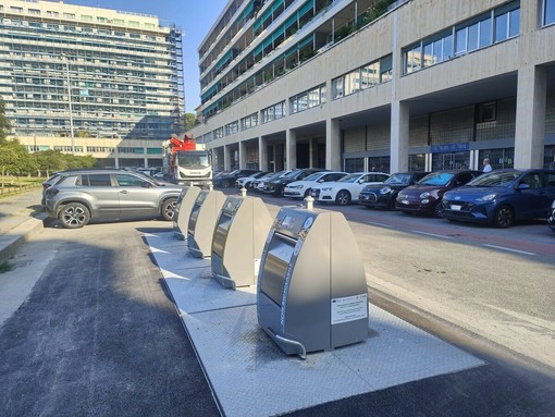 Rivoluzione rifiuti in città: inaugurate le nuove isole ecologiche interrate con i fondi del PNRR Rivoluzione rifiuti in città: inaugurate le nuove isole ecologiche interrate con i fondi del PNRR