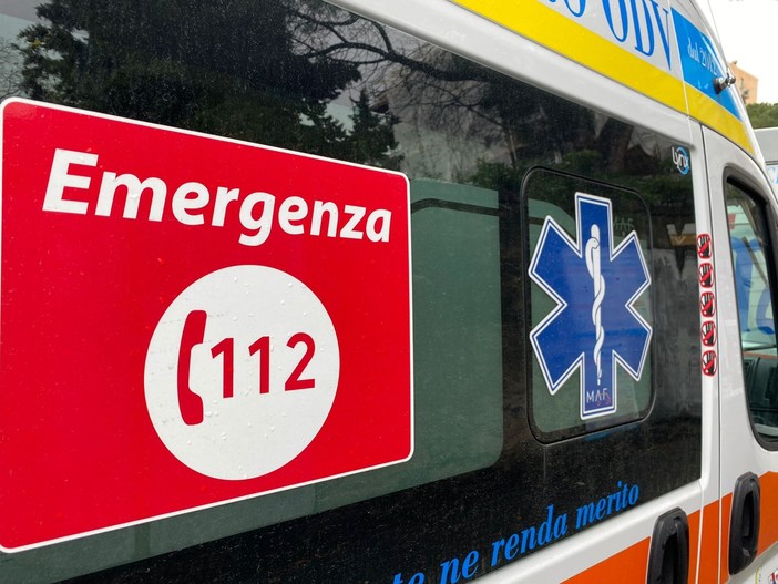 Novantenne investito da un'auto a Voltri, ricoverato al San Martino in gravi condizioni