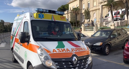 Genova, due incidenti tra auto e moto nel pomeriggio, tre feriti al pronto soccorso
