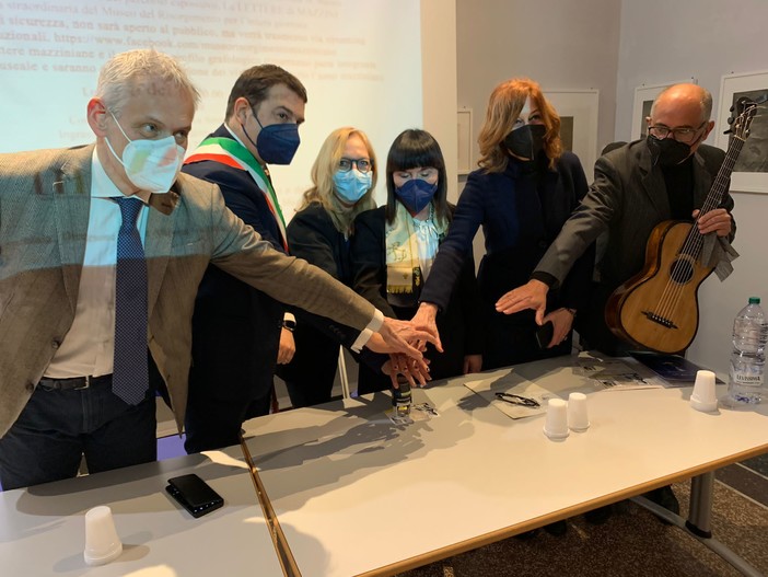 Poste Italiane, francobollo speciale per celebrare Giuseppe Mazzini Poste Italiane, francobollo speciale per celebrare Giuseppe Mazzini