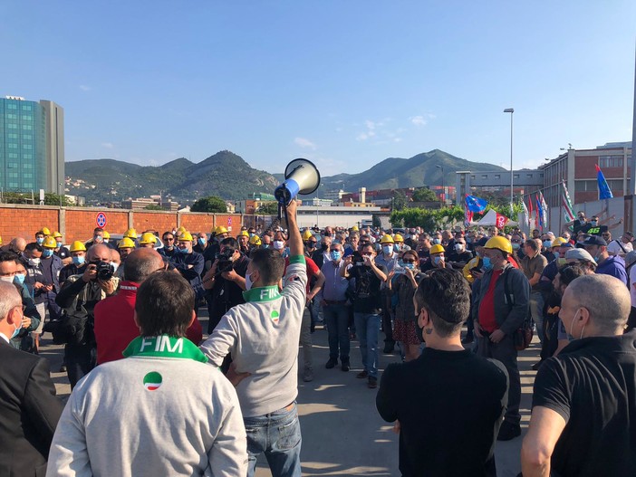 Ex Ilva: i sindacati confederai indicono 24 ore di sciopero in tutti gli stabilimenti del gruppo