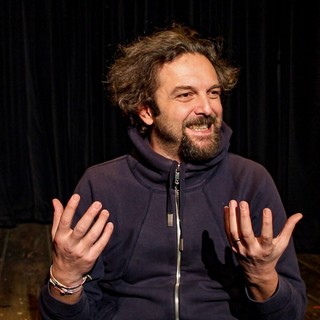 Antonio Ornano: “Scrivo quello che fa ridere me: mi piace squarciare l’ipocrisia e mettermi a nudo”