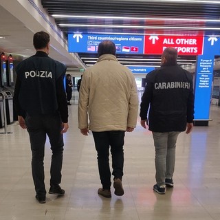 L'arresto di Gaspare Ofria all'aeroporto di Roma Fiumicino