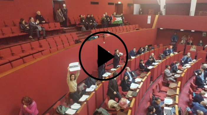 Accordo Iren-Mekorot, bagarre in consiglio comunale: "Ruba acqua ai palestinesi" (Video)