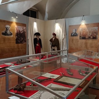 Un evento storico: a Finalborgo per la prima volta "l'abbraccio" tra gli ultimi discendenti di Napoleone Bonaparte, Horatio Nelson e Francesco Caracciolo