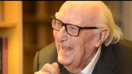 Lutto nel mondo della cultura: è morto Andrea Camilleri, siciliano con “Genova nell’anima” Lutto nel mondo della cultura: è morto Andrea Camilleri, siciliano con “Genova nell’anima”
