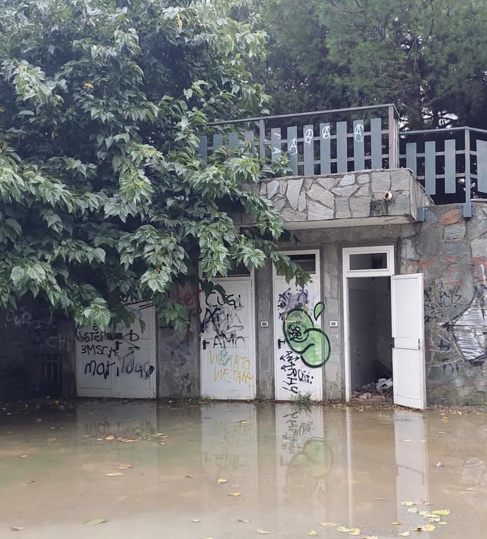 Pra’, servono quarantamila euro per riaprire i bagni pubblici nel Parco Dapelo