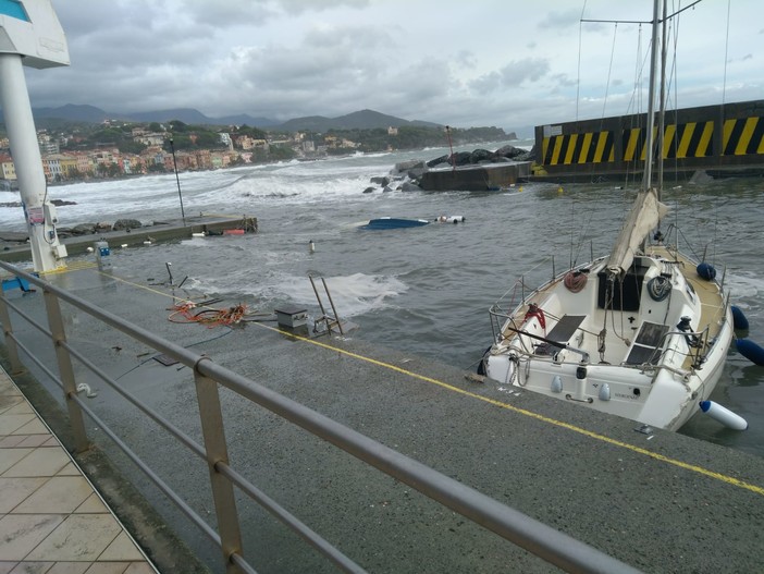 Mareggiata e danni alle coop: 16 barche affondate e 50 danneggiate al porticciolo di Cala Cravieu