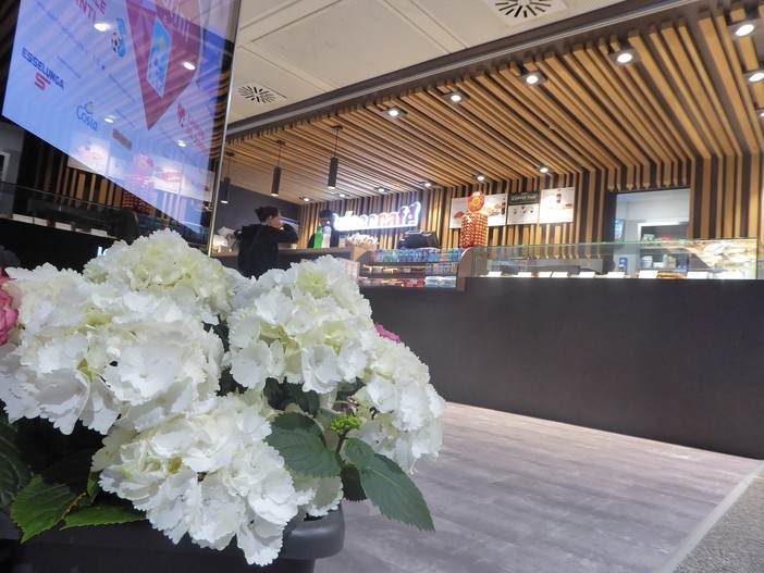Apre nuovo bar all'Aeroporto Colombo: inaugurazione in tema Euroflora
