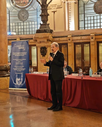 Lingua genovese, Bucci: "La Regione Liguria sostiene la valorizzazione e la trasmissione di un patrimonio fondamentale della nostra identità" Lingua genovese, Bucci: "La Regione Liguria sostiene la valorizzazione e la trasmissione di un patrimonio fondamentale della nostra identità"