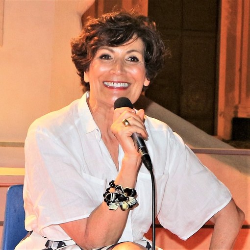 Il bon ton di Natale ai tempi del covid: i consigli dell'esperta Il bon ton di Natale ai tempi del covid: i consigli dell'esperta