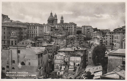 Il fantasma della vecchietta di vico dei Librai, ecco la storia tra le più affascinanti del centro storico Il fantasma della vecchietta di vico dei Librai, ecco la storia tra le più affascinanti del centro storico