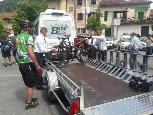 Aumentano a 8 le partenze settimanali del bike bus per la Madonna della Guardia Aumentano a 8 le partenze settimanali del bike bus per la Madonna della Guardia