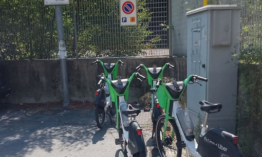 Bike sharing, FdI: “La sosta selvaggia trasforma il servizio in un disservizio”