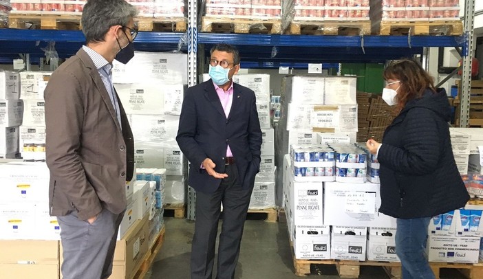 Bolzaneto, visita di Brunetto (Lega) al Banco alimentare della Liguria: "Concreto supporto alle persone più deboli" Bolzaneto, visita di Brunetto (Lega) al Banco alimentare della Liguria: "Concreto supporto alle persone più deboli"