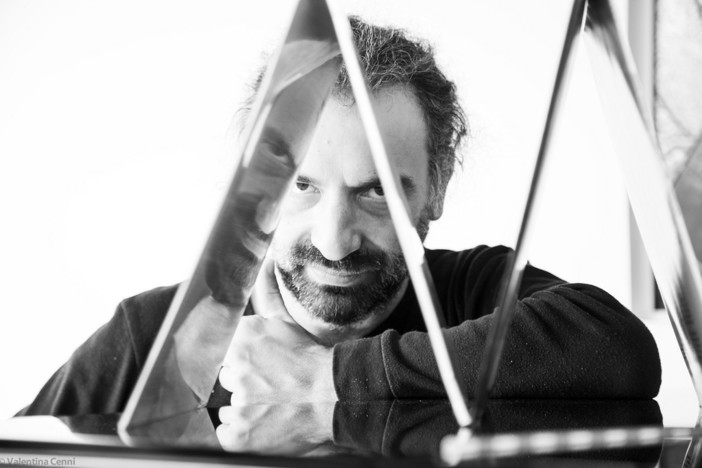 Stefano Bollani in "Concerto Azzurro" al Carlo Felice