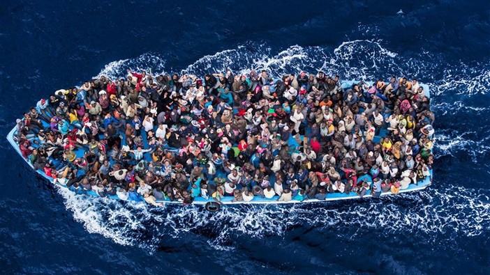 “Nel Mediterraneo una strage continua di innocenti”: il libro di Camillo Arcuri