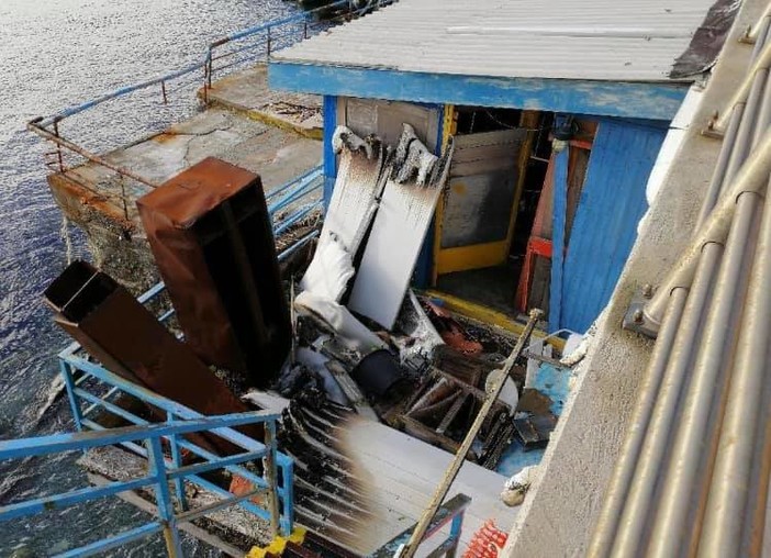 Pegli, gli ex Bagni Roma sempre più devastati. E non c’è una soluzione