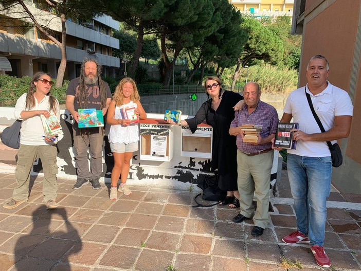 Cep, il bookcrossing arriva anche alla Biblioteca Firpo Cep, il bookcrossing arriva anche alla Biblioteca Firpo