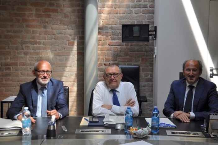 Banca d’Alba ritrova i suoi soci portando in dote «il miglior bilancio di sempre». Domenica al voto anche sul rinnovo dei vertici [FOTO E VIDEO]