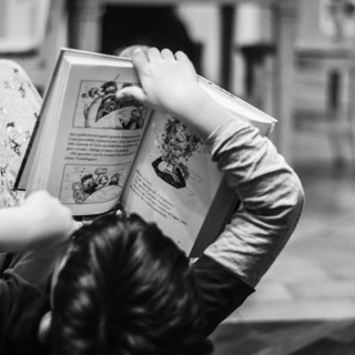 La pedagogista: “Non mostrate telegiornali ai bambini”