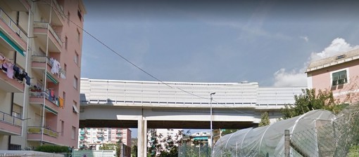 Pra', esposto ad Autostrade per le barriere fonoassorbenti smontate e non ancora sostituite