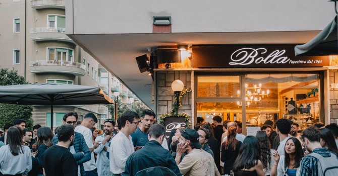 ‘Bolla &amp; Friends’: a Pegli la festa per i dieci anni di gestione del Bar Bolla da parte di Pierpaolo Bonaventura