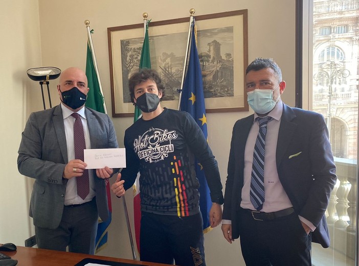 Berrino incotra Marco "Secco" Sanguineti, il ristoratore che protesta in bici contro le sanzioni Berrino incotra Marco "Secco" Sanguineti, il ristoratore che protesta in bici contro le sanzioni