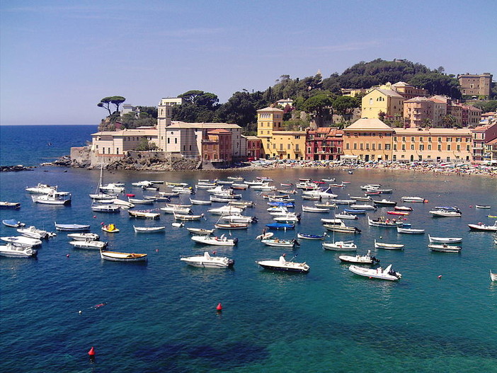 Sestri Levante e l'origine dei nomi delle due baie Sestri Levante e l'origine dei nomi delle due baie