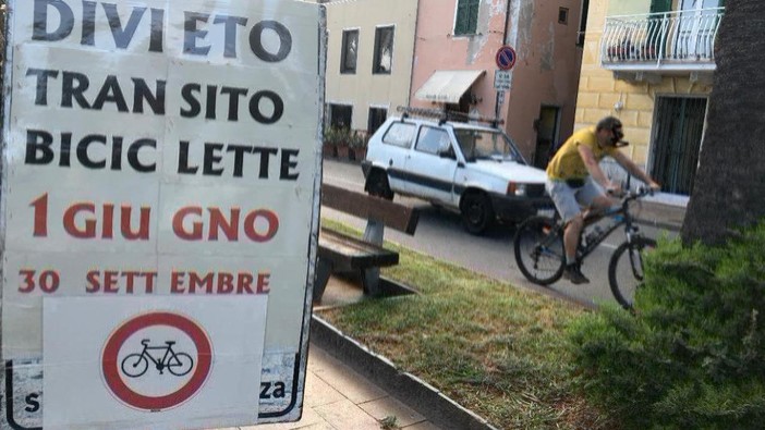 Cogoleto: biciclette vietate sul lungomare per il periodo estivo