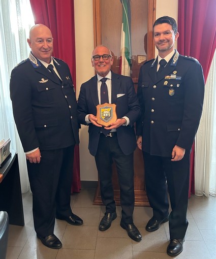 Stefano Balleari in una recente visita presso la scuola di Pol. Penitenziaria di Cairo Montenotte (SV)