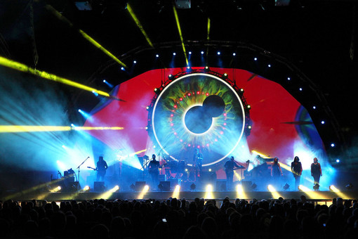 Brit Floyd in concerto al Politeama Genovese con il tributo ai 45 anni di "The Dark Side of the Moon"