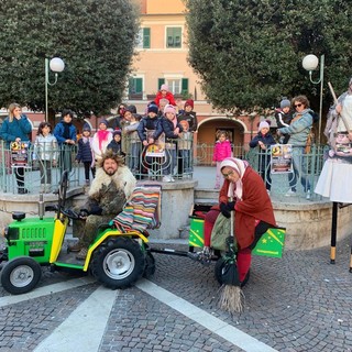 Due befane atterreranno al Winter park di Genova per regalare dolci e divertimento a tutti [FOTO]